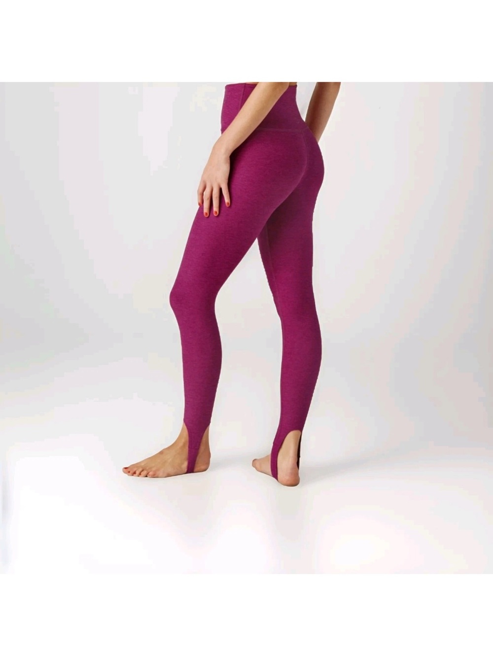 Beyond yoga High-Waist Stirrup Leggings in Magenta